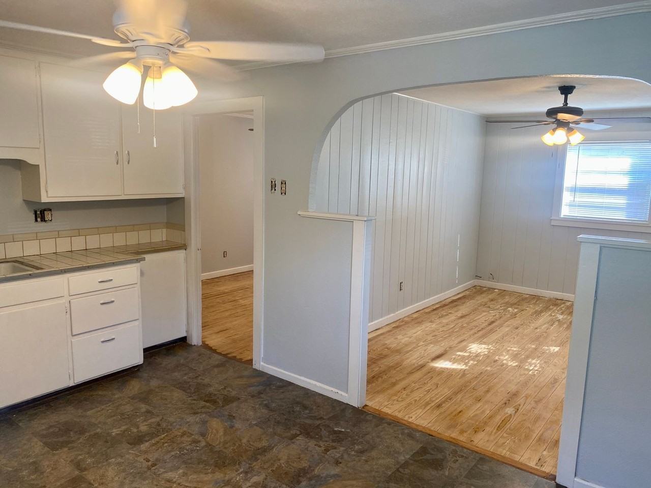 1347 Friend Ave - Photo 3 of 24
