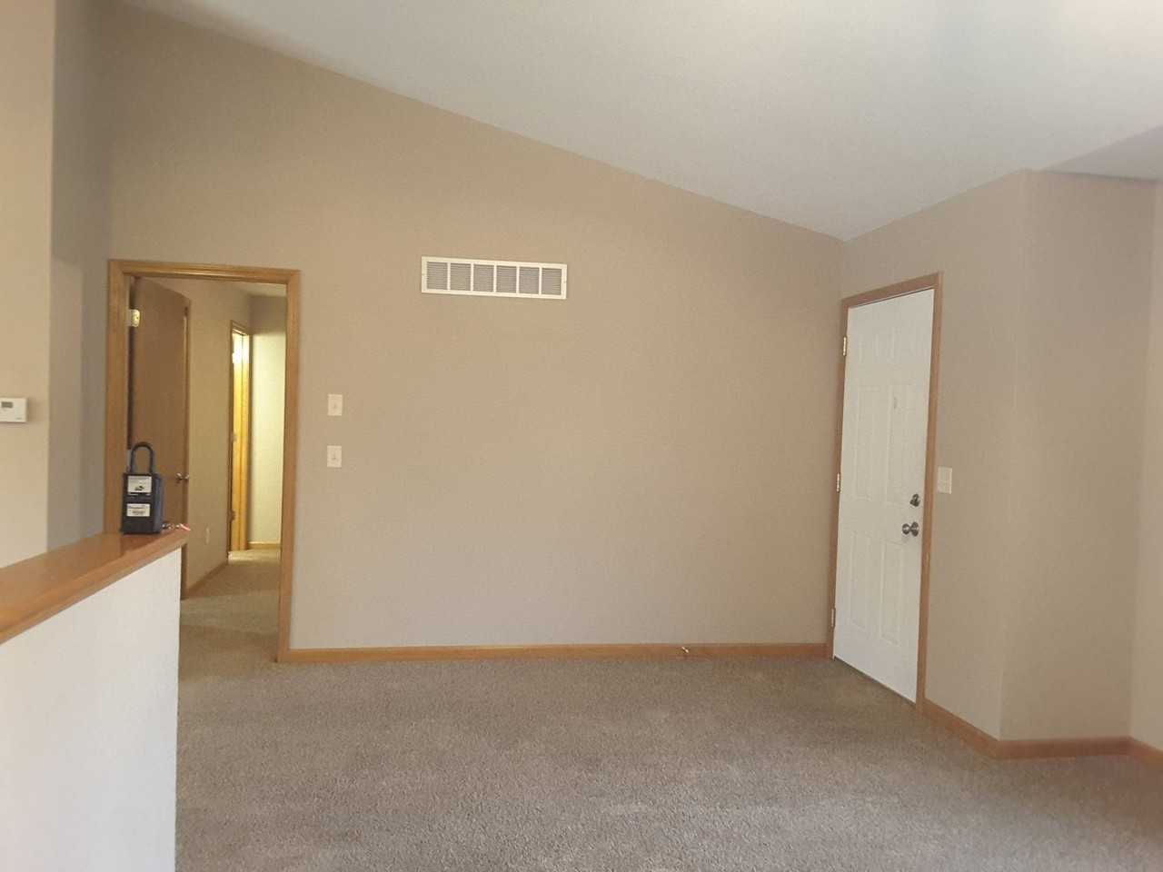 18823 Red Cedar Rd - Photo 6 of 32