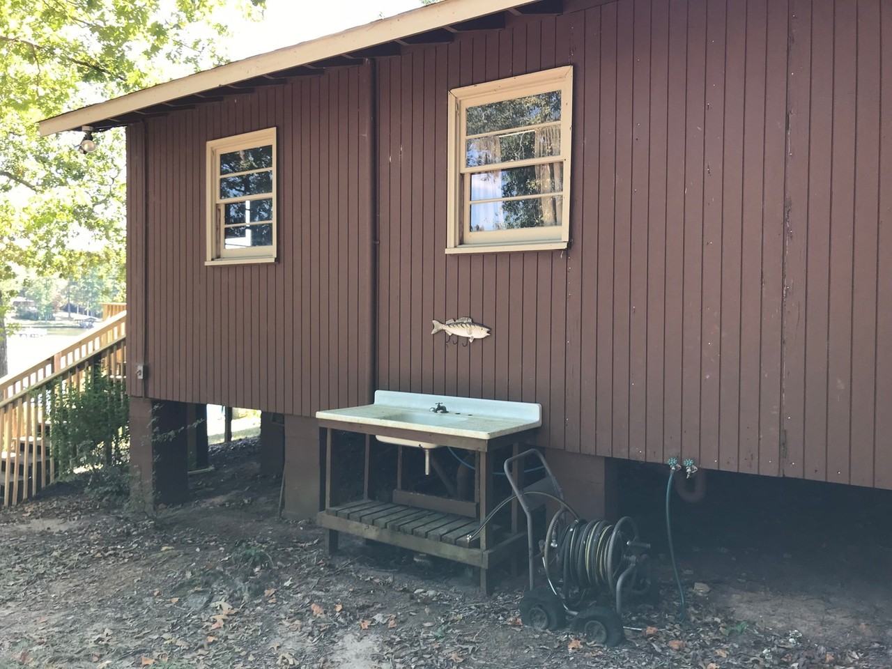 330 Sinclair Rd - Photo 3 of 17