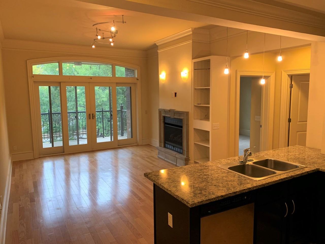 600 W Meadow St #310 - Photo 2 of 10