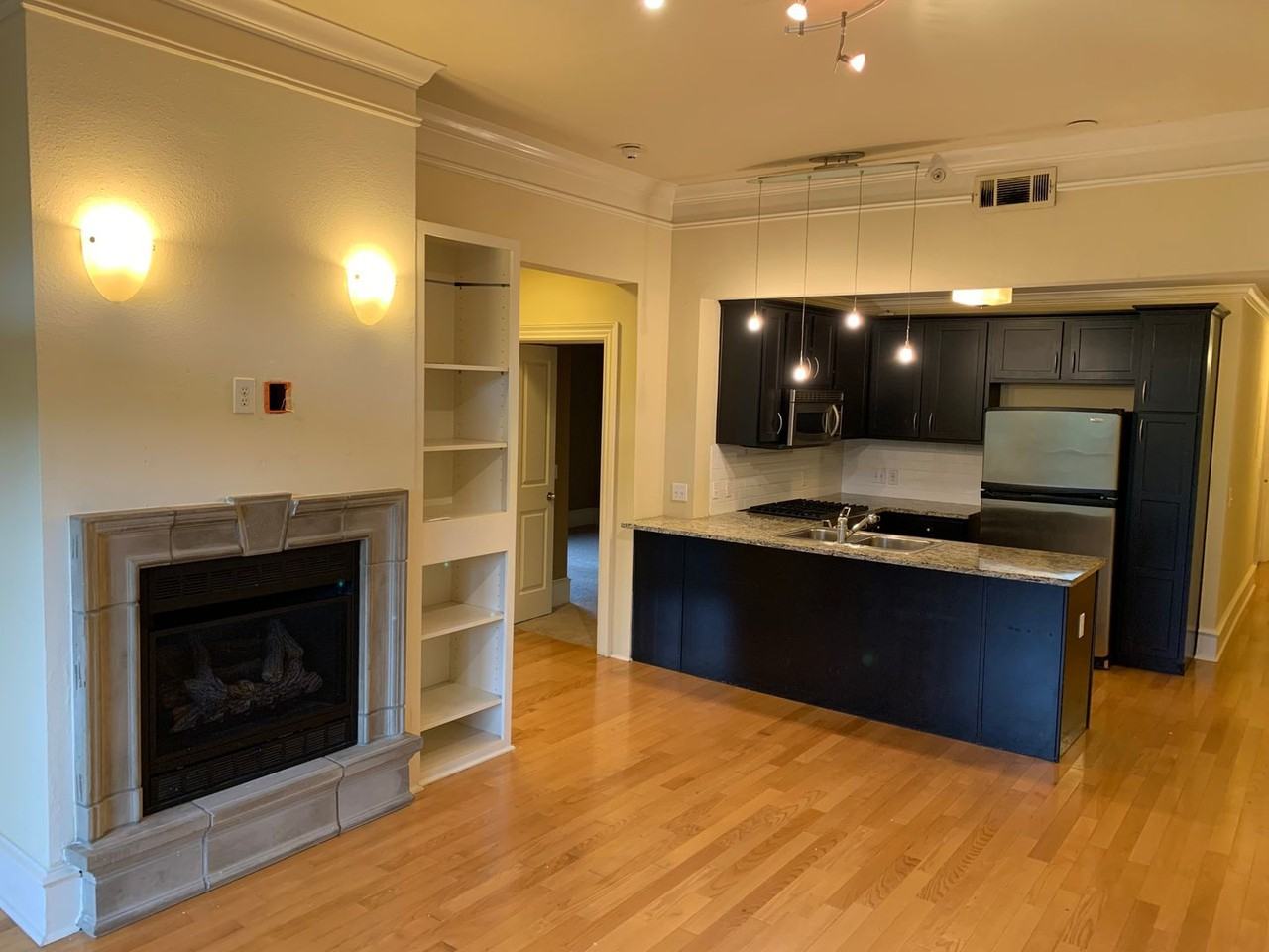 600 W Meadow St #310 - Photo 3 of 10