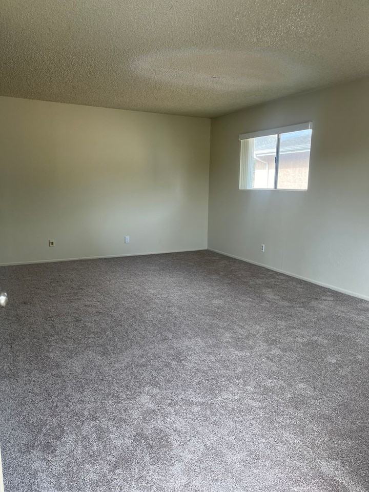 623 Halyard St - Photo 2 of 10