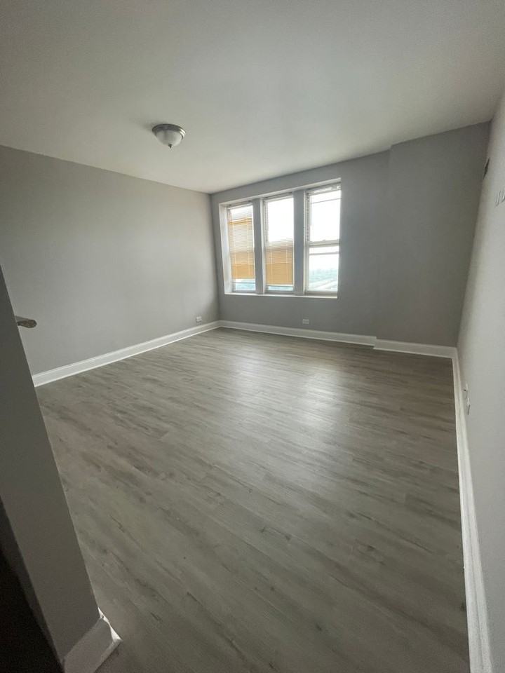 10 N Sheridan Rd. - Photo 3 of 23