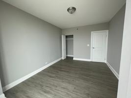 featured image of 10 N Sheridan Rd
