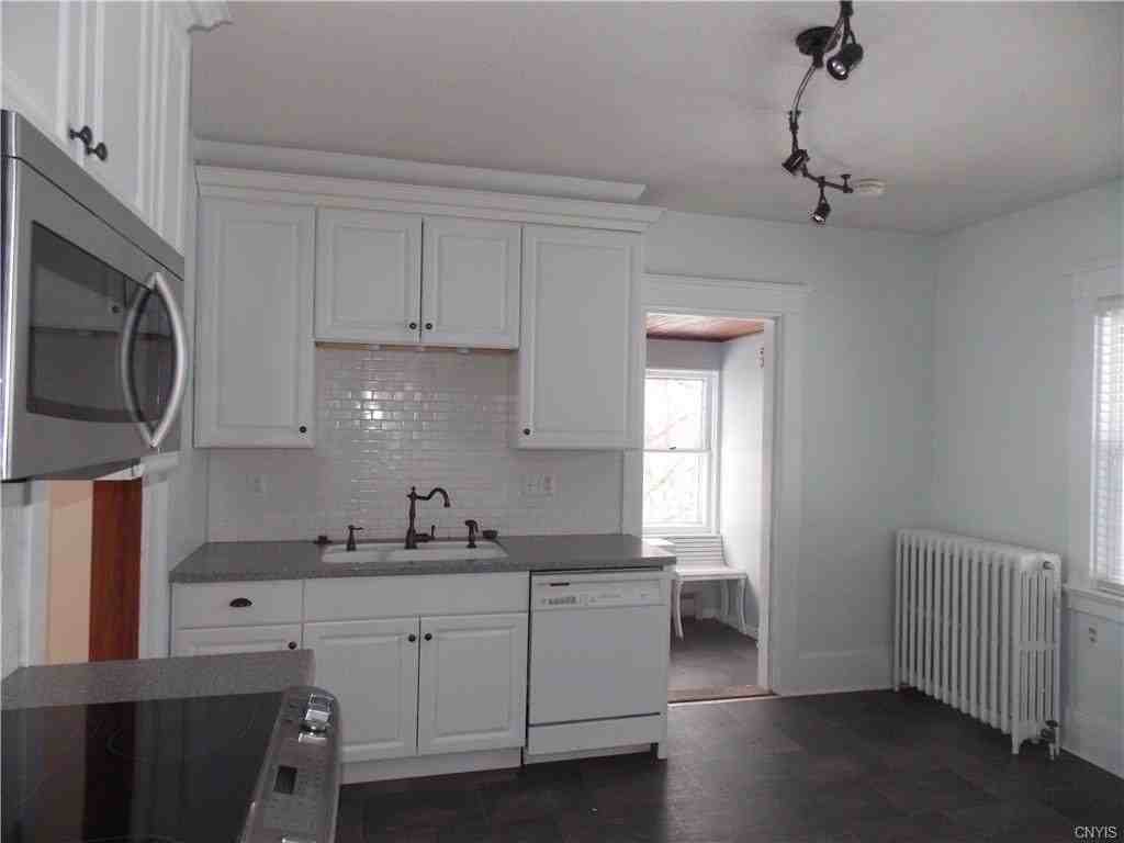 846 West St - Photo 3 of 27