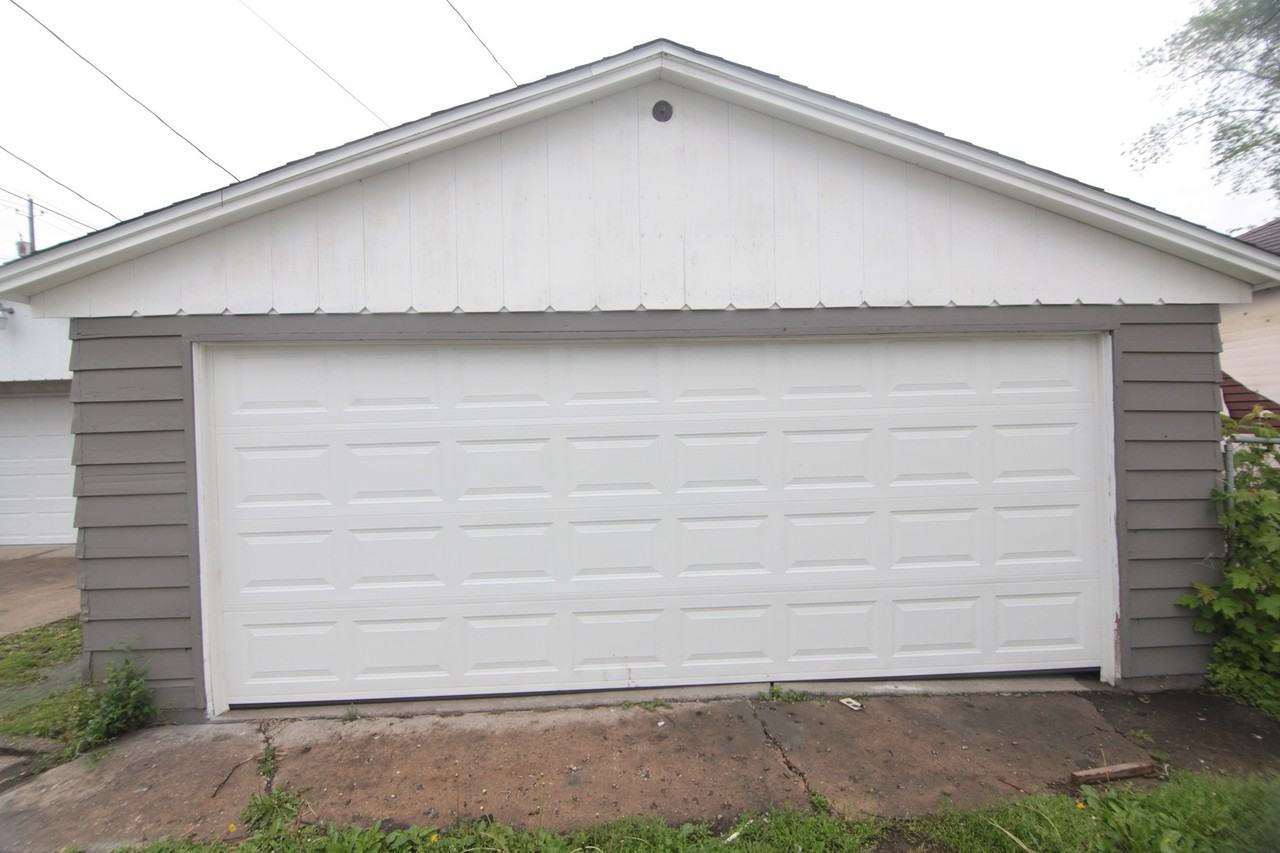 526 21st St - Photo 3 of 23