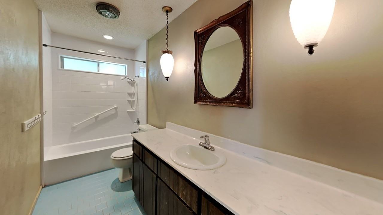 2108 Nw 114th St - Photo 7 of 12