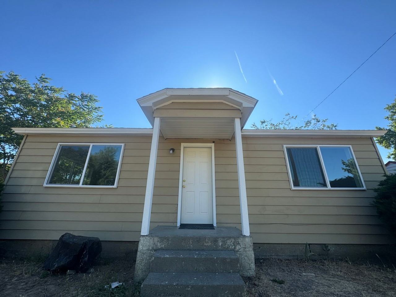 2715 4th St - Photo 2 of 11