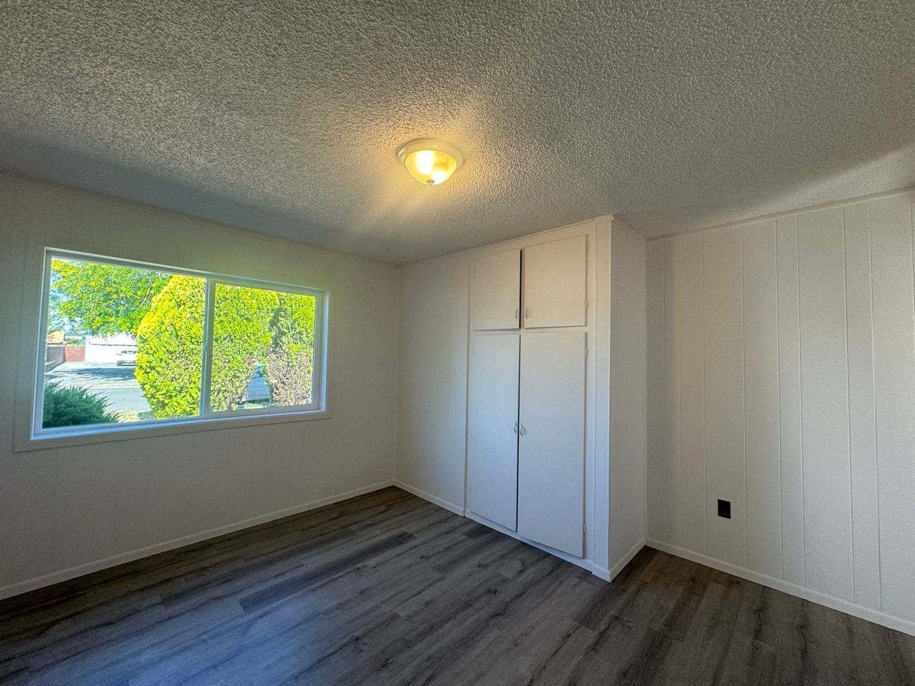 2715 4th St - Photo 3 of 11