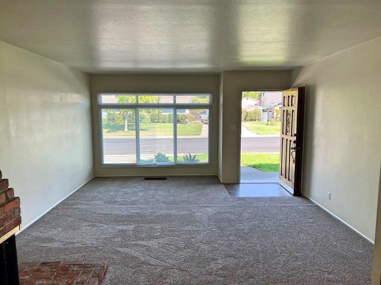 237 Peach Tree Ave - Photo 7 of 35