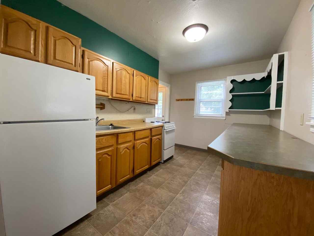 1517 University Dr N - Photo 5 of 26