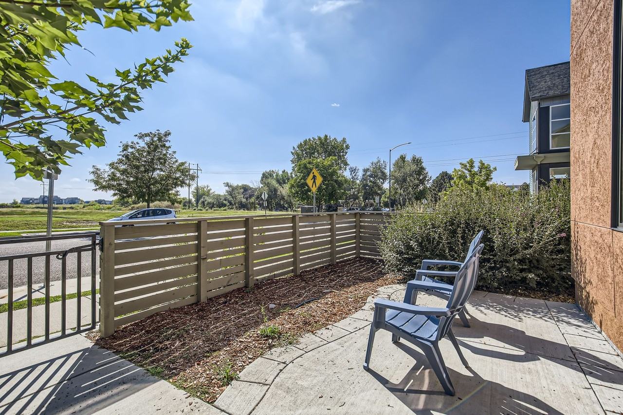 2111 Hecla Dr - Photo 2 of 27