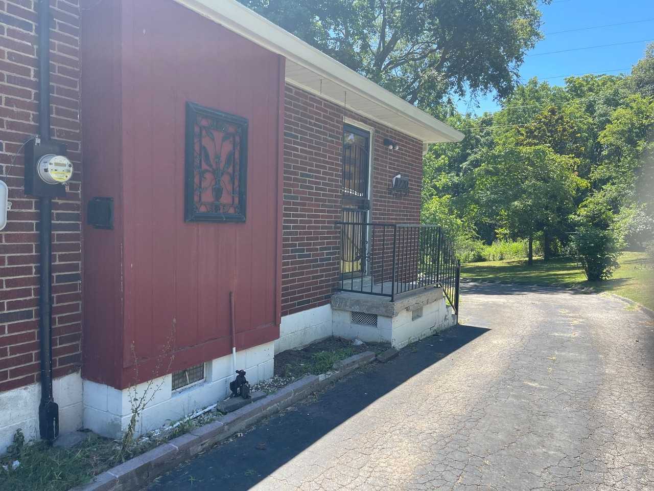 1220 Harwood Dr - Photo 7 of 38