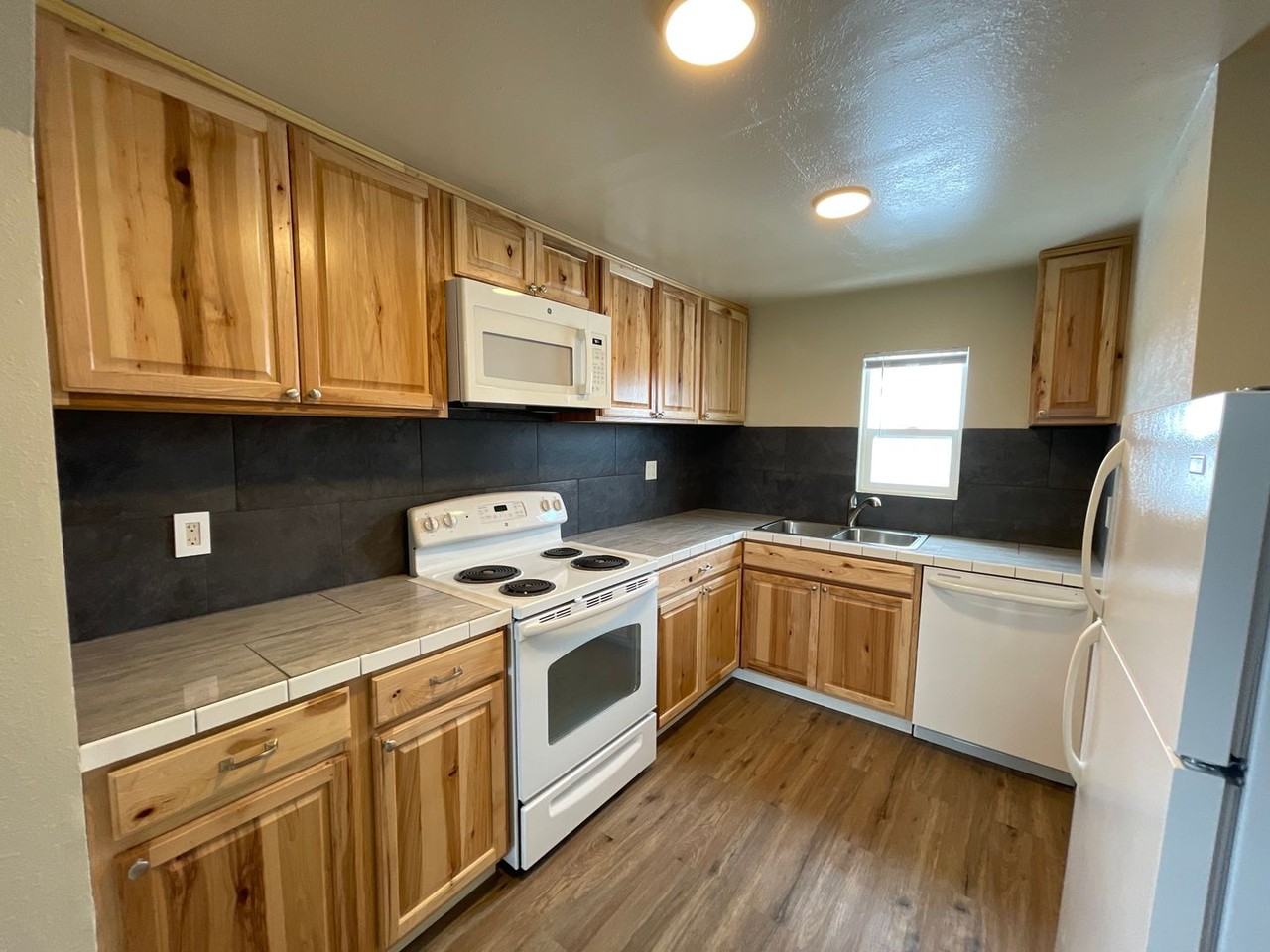 721 5th Ave - Photo 7 of 15