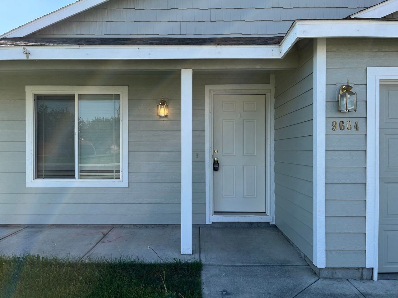 9604 Shetland Dr - Photo 2 of 13