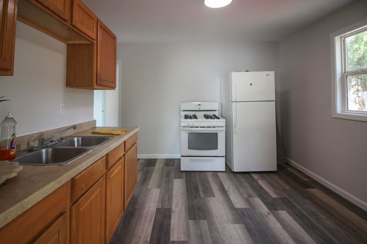 1321 S Houston Ave - Photo 7 of 13