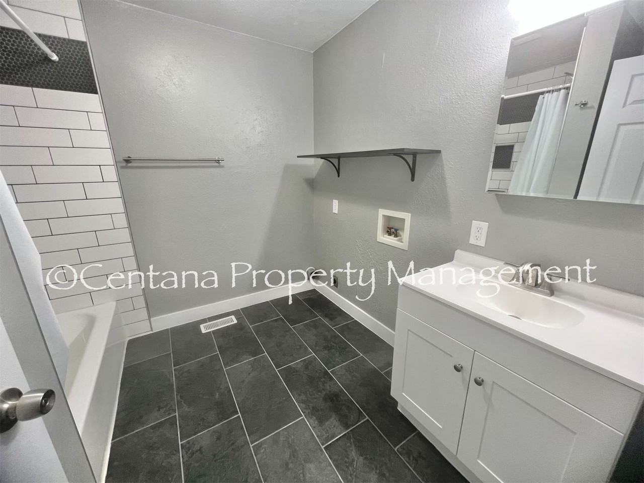 1322 E 2nd St - Photo 6 of 20