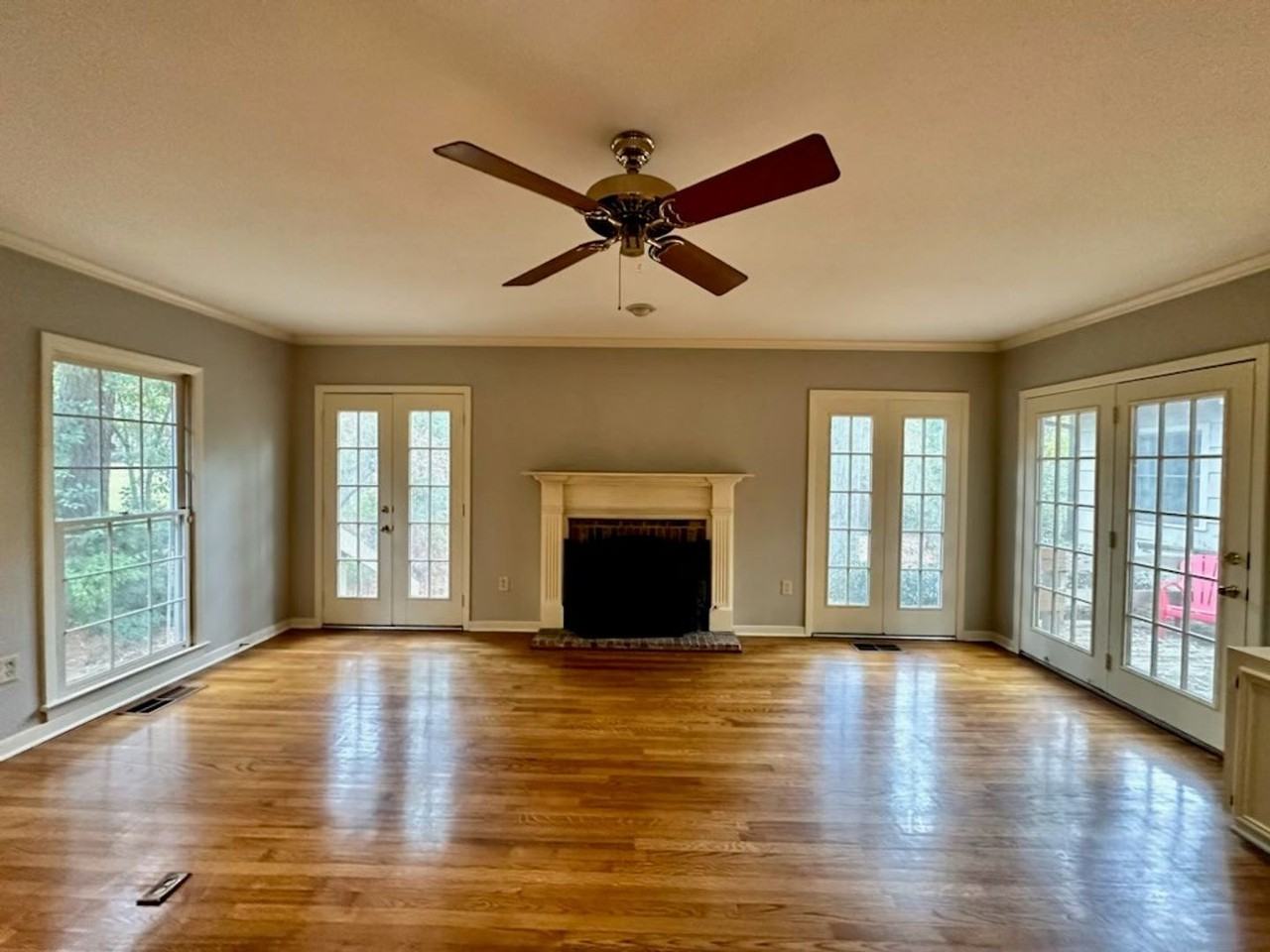 1770 Douglass Dr - Photo 3 of 14