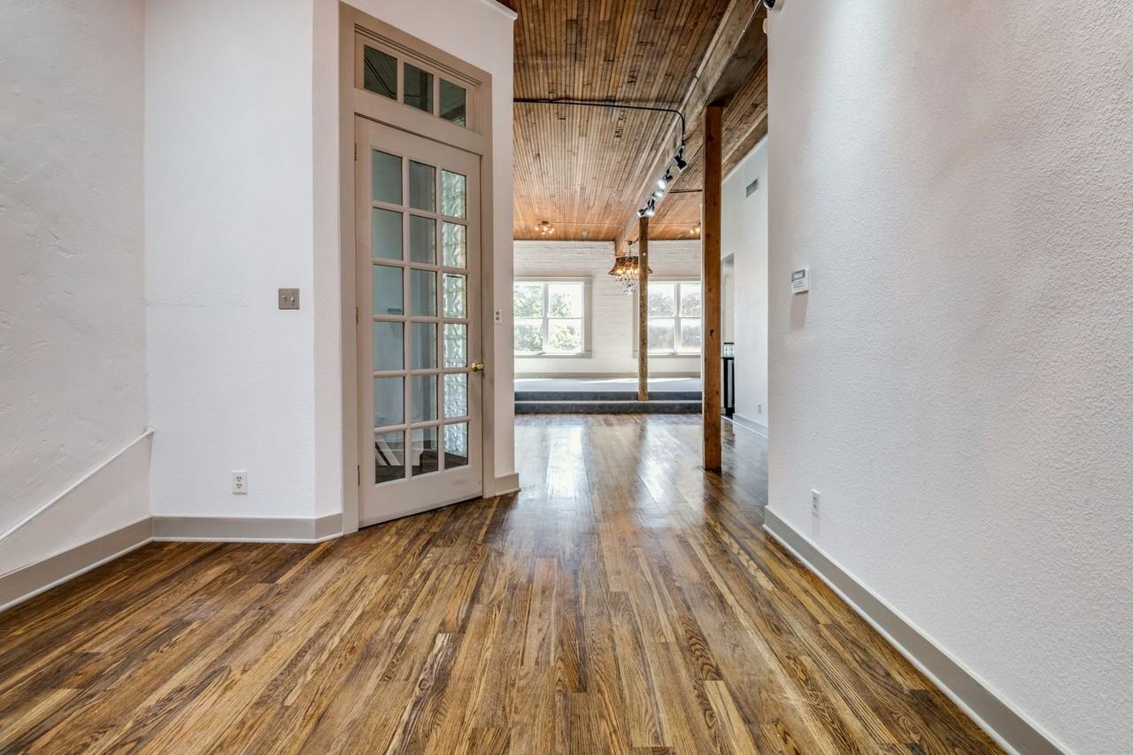 117 N Elm St Ste A - Photo 2 of 12