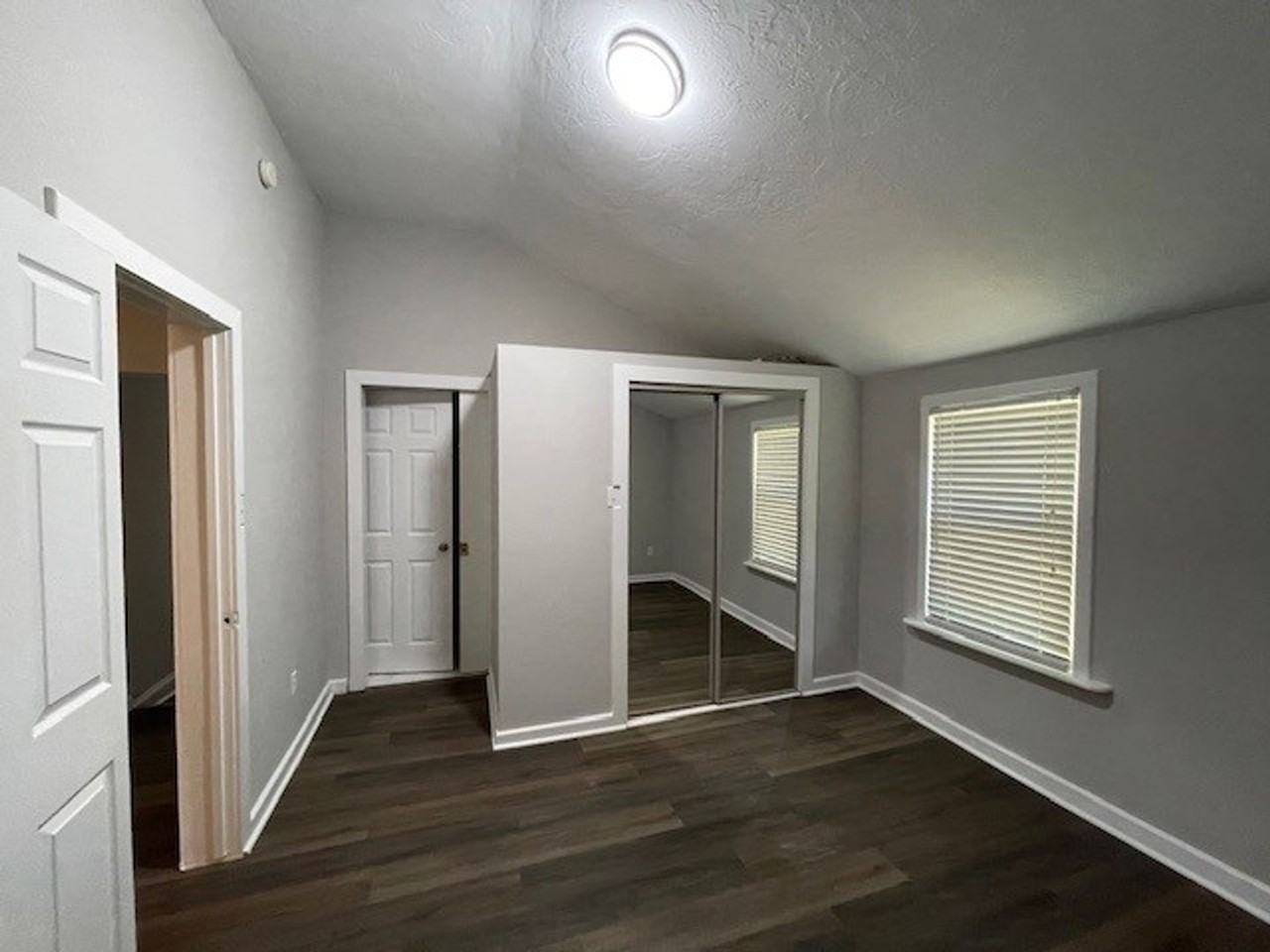 6100 Adelia Dr - Photo 5 of 9
