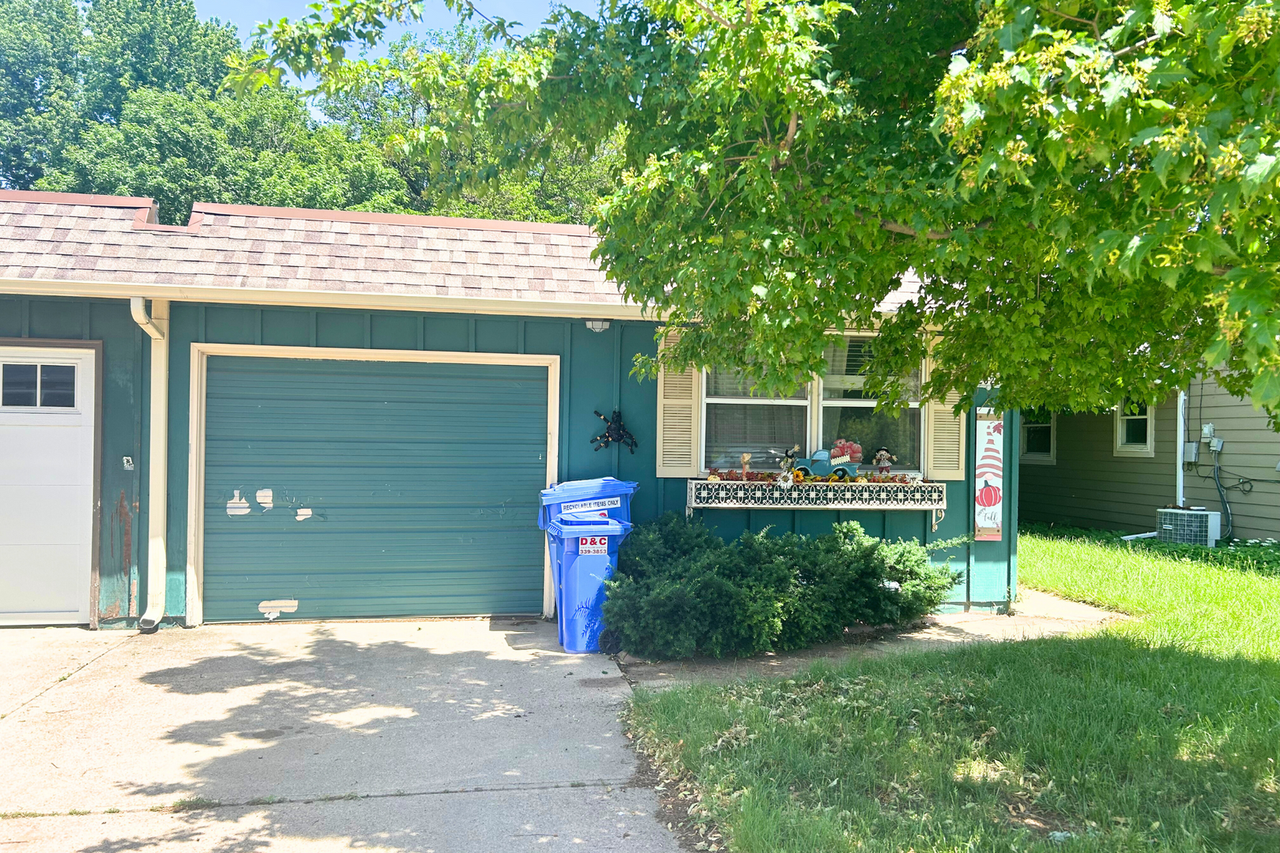 2822 S Main Ave - Photo 2 of 31