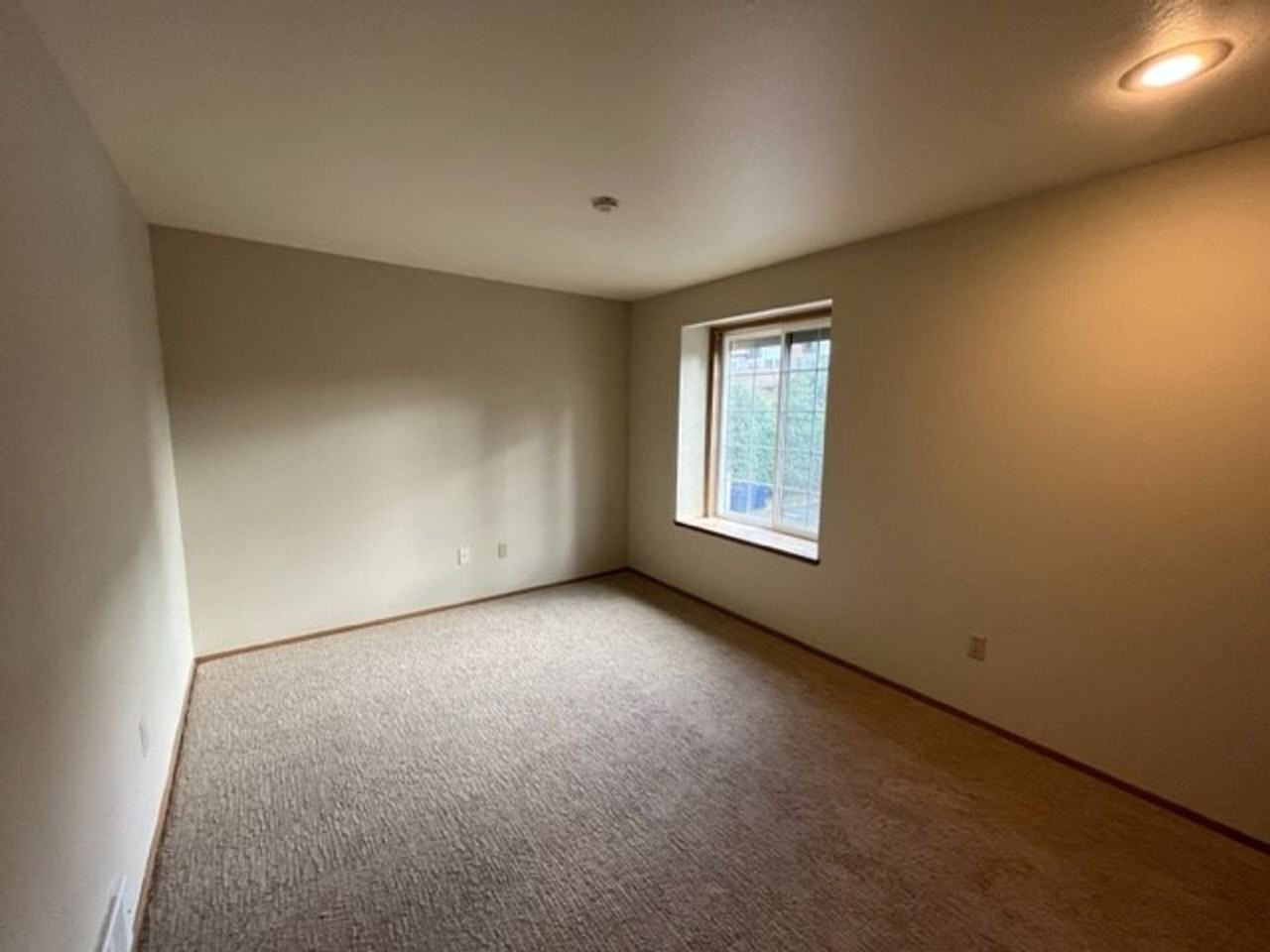 Johnson Place Townhouse - Photo 3 of 10