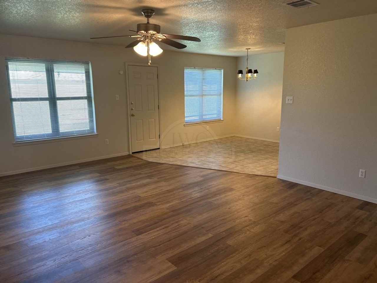 621 Deloris Dr - Photo 3 of 15