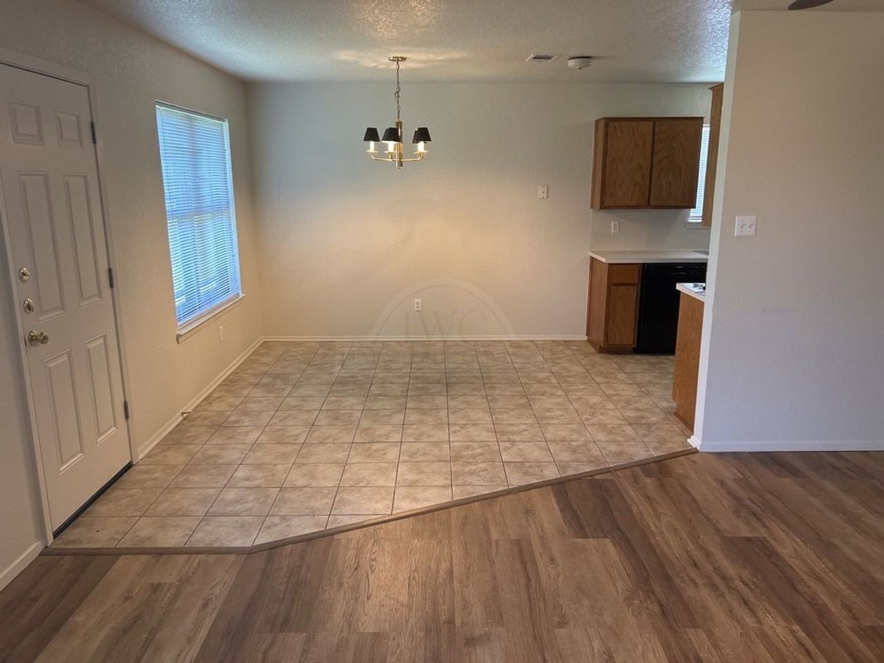 621 Deloris Dr - Photo 4 of 15