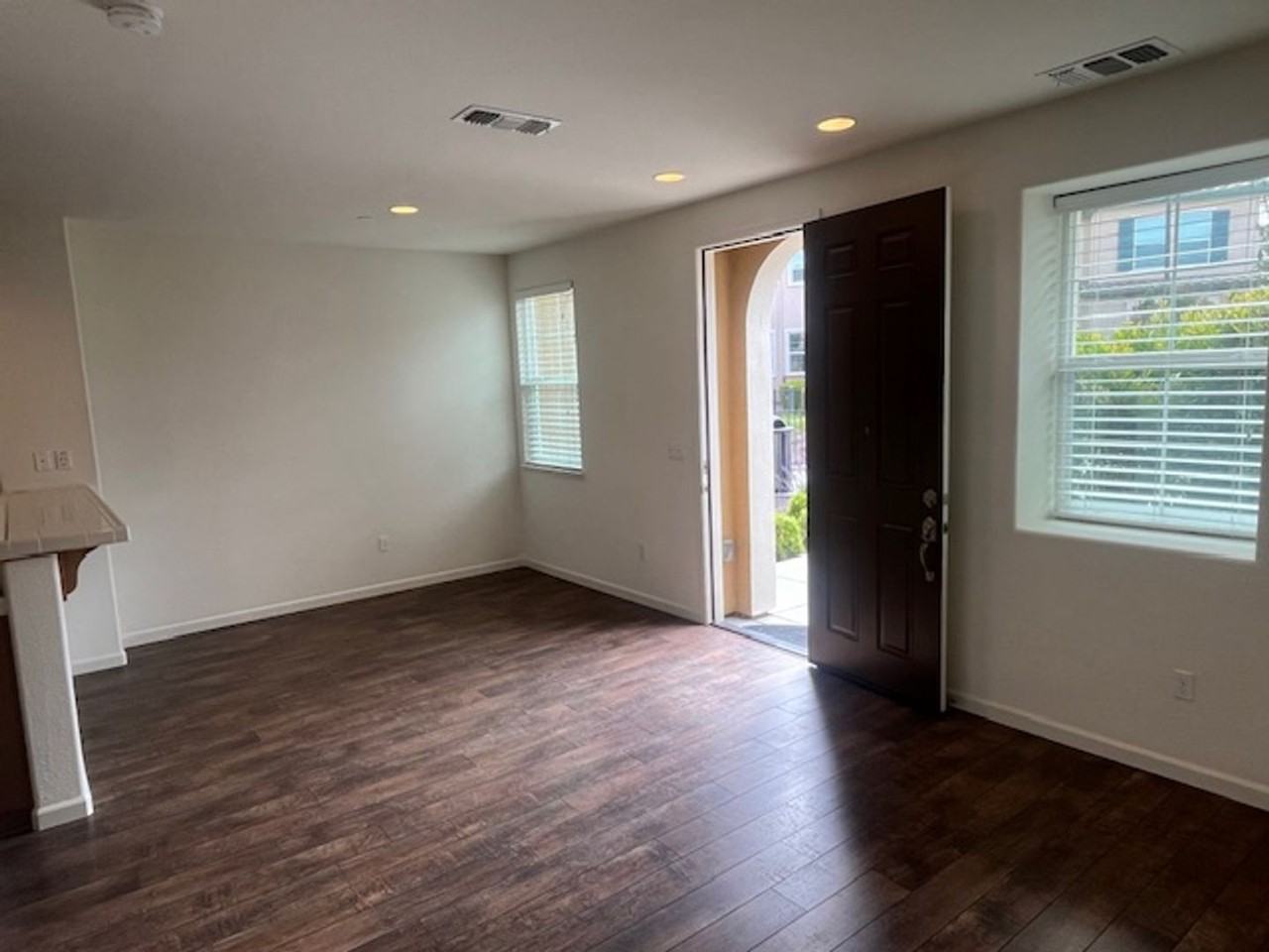 103 Buena Ventura St - Photo 3 of 32