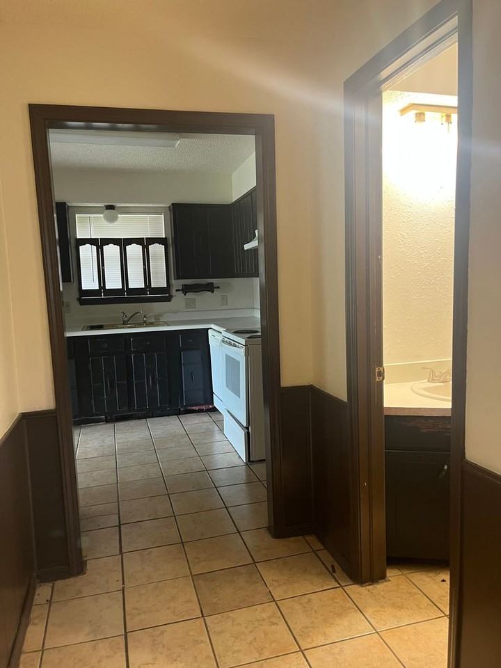 6810 Lancer Lane - Photo 4 of 17