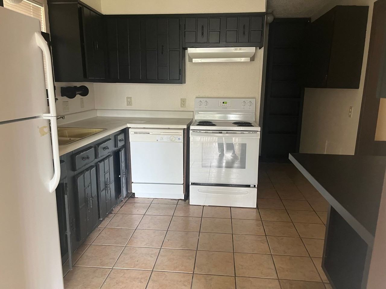 6810 Lancer Lane - Photo 7 of 17