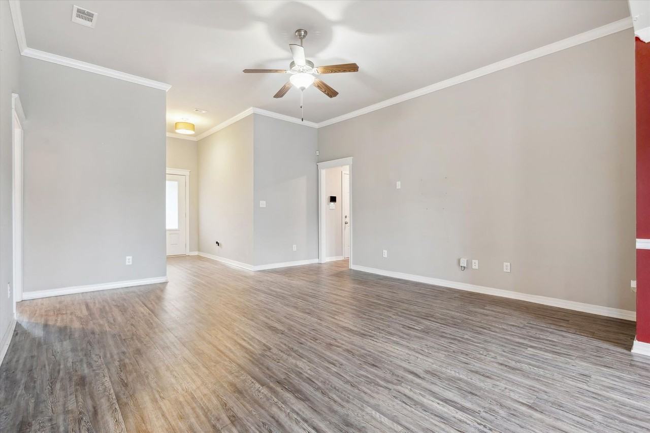 8590 Oak Hill Dr - Photo 2 of 20