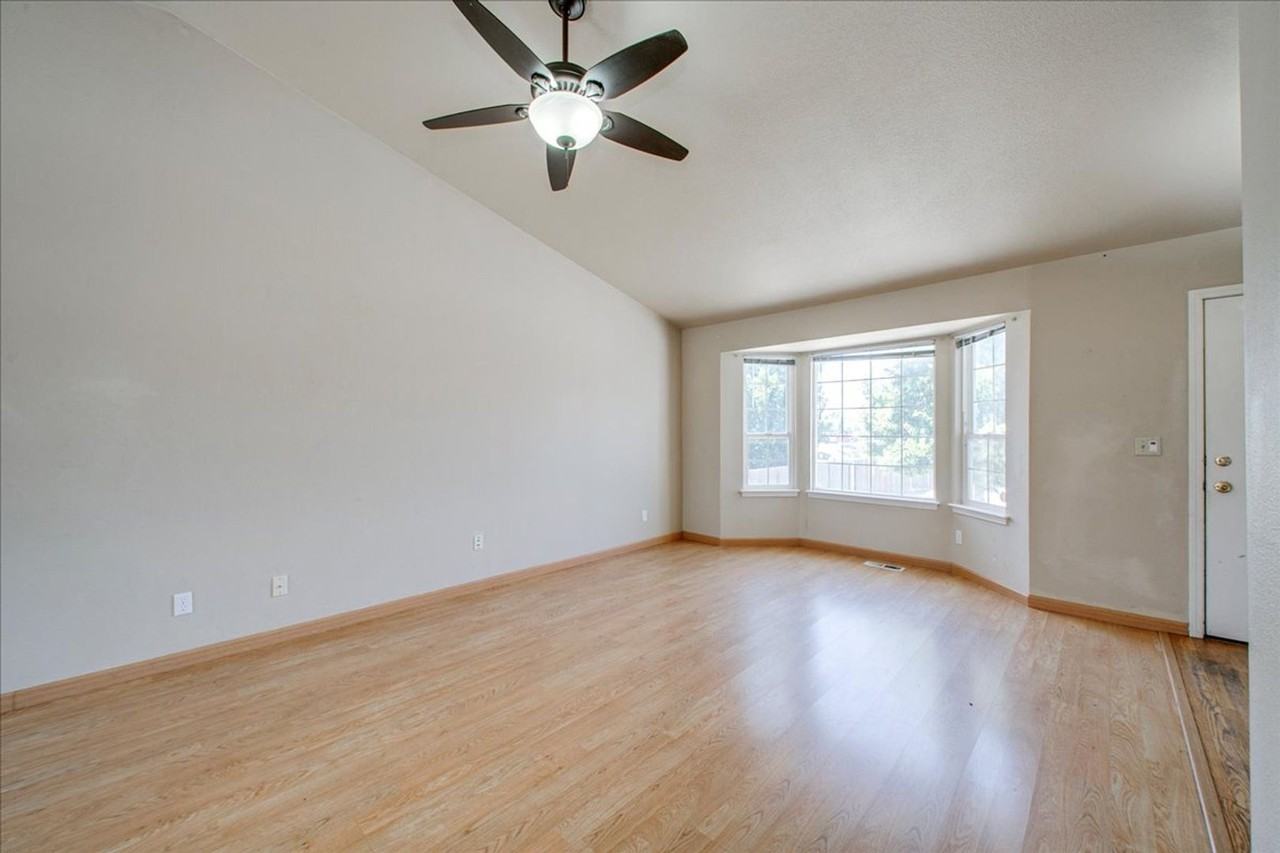 1802 N Heath Ave - Photo 3 of 37