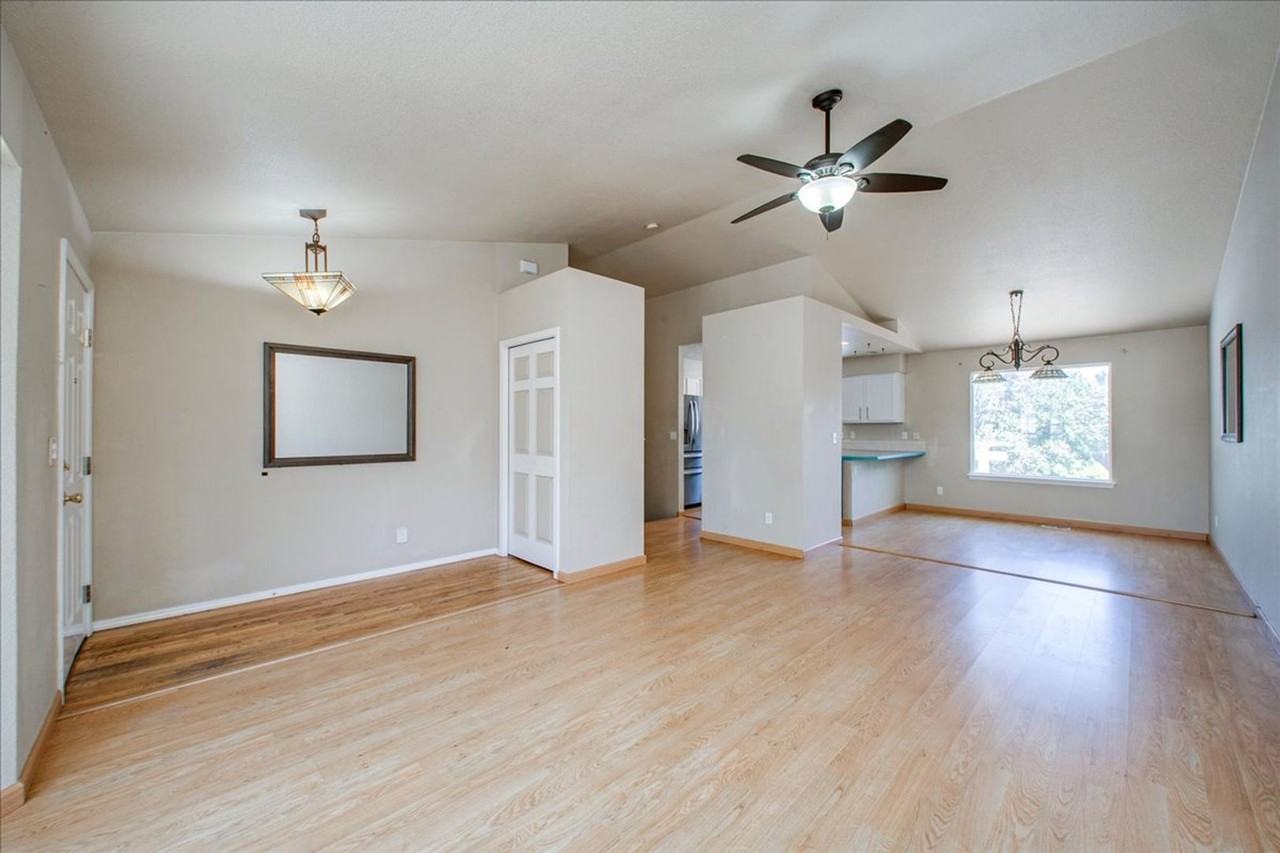 1802 N Heath Ave - Photo 5 of 37