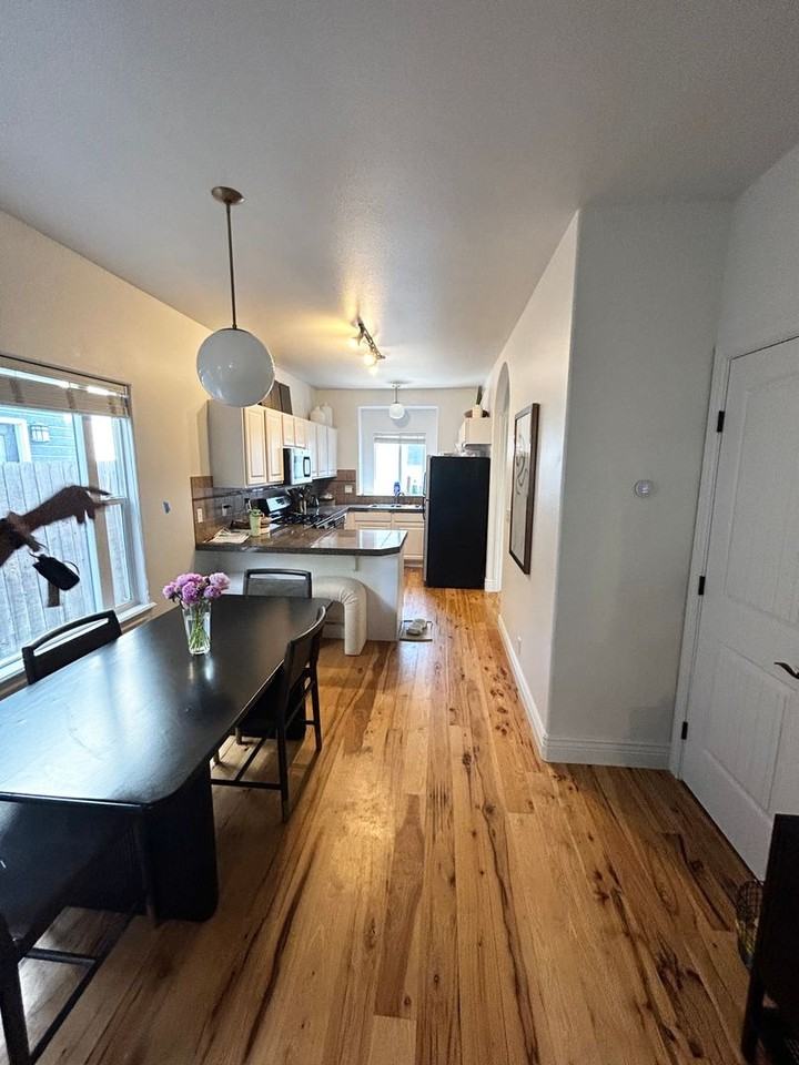 1218 E Franklin St - Photo 3 of 11
