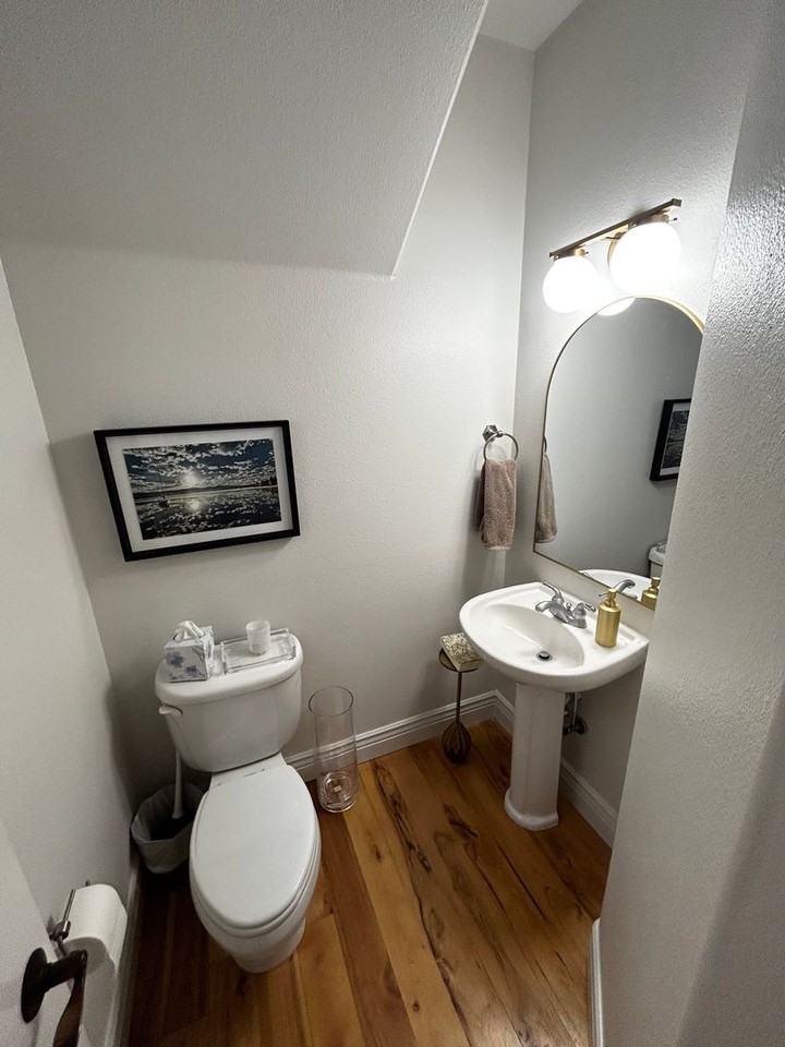 1218 E Franklin St - Photo 5 of 11