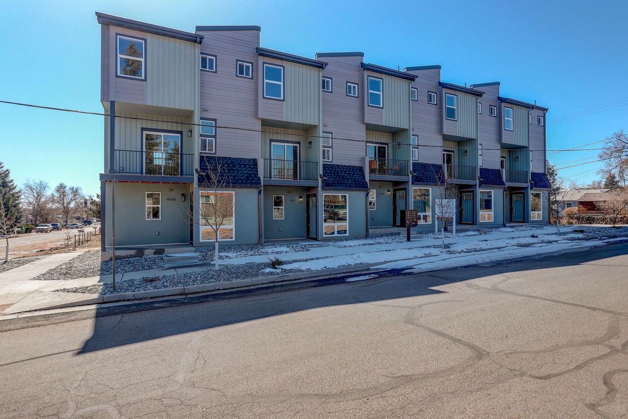 Routt Townhomes – Modern 3 Bed/4 Bath Townhomes Near Light Rail & Colorado Mills! - Photo 2 of 2