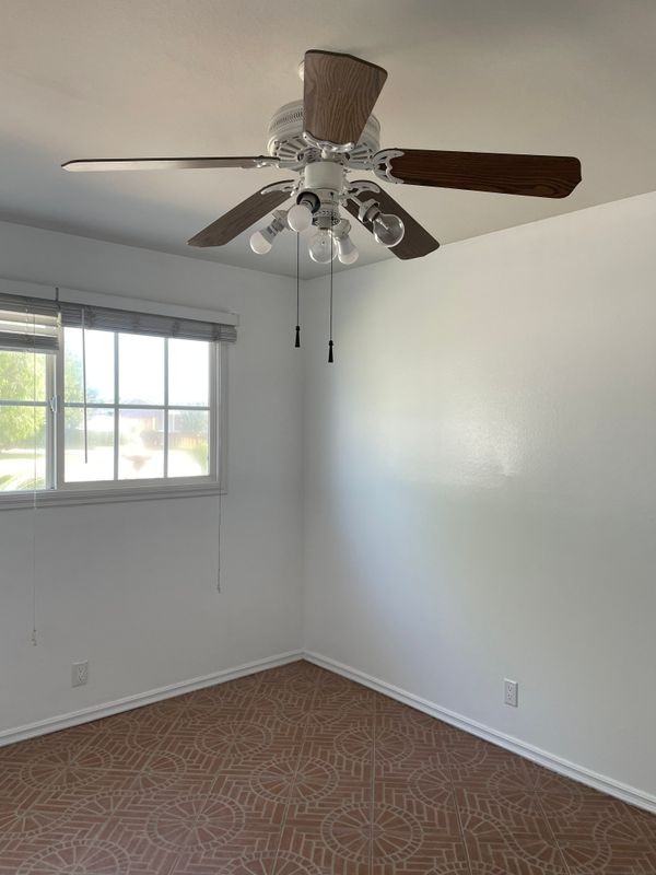 919 Joann St - Photo 3 of 8