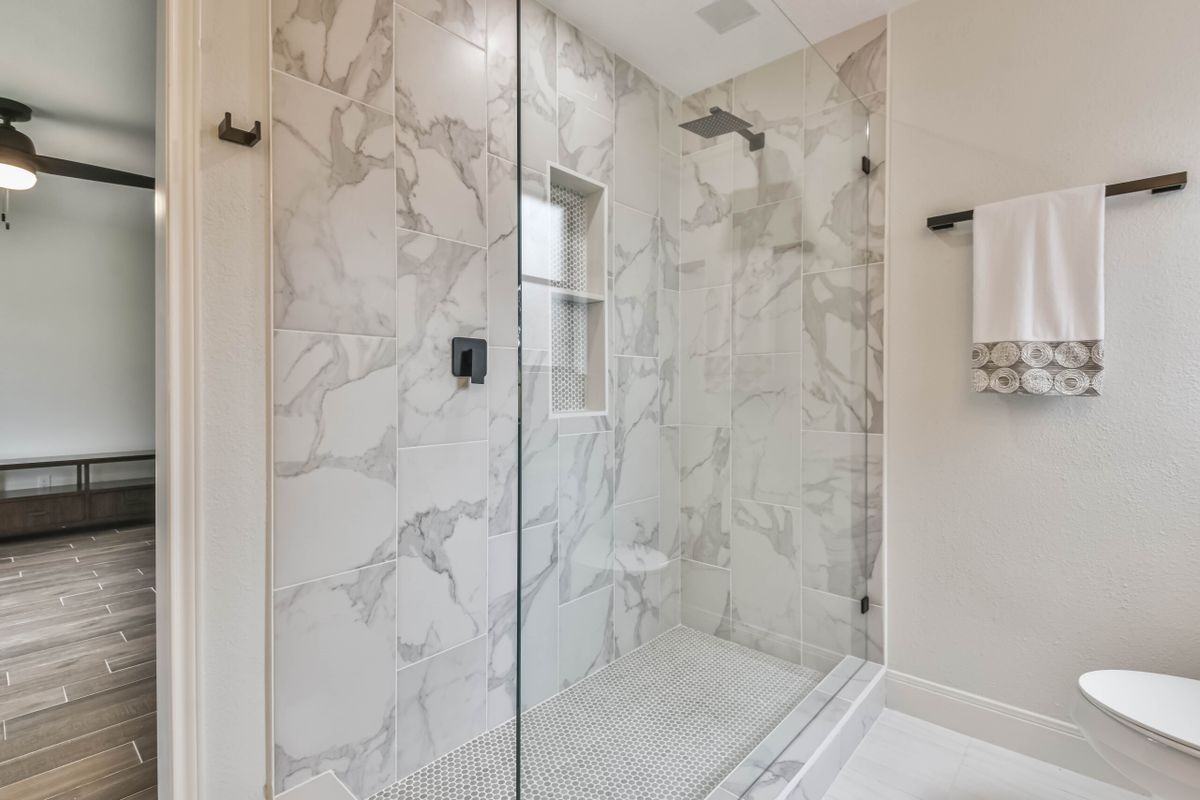 2718 Foliage Green Dr - Photo 2 of 19