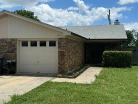 704 Lisa Ln - Photo 1 of 1