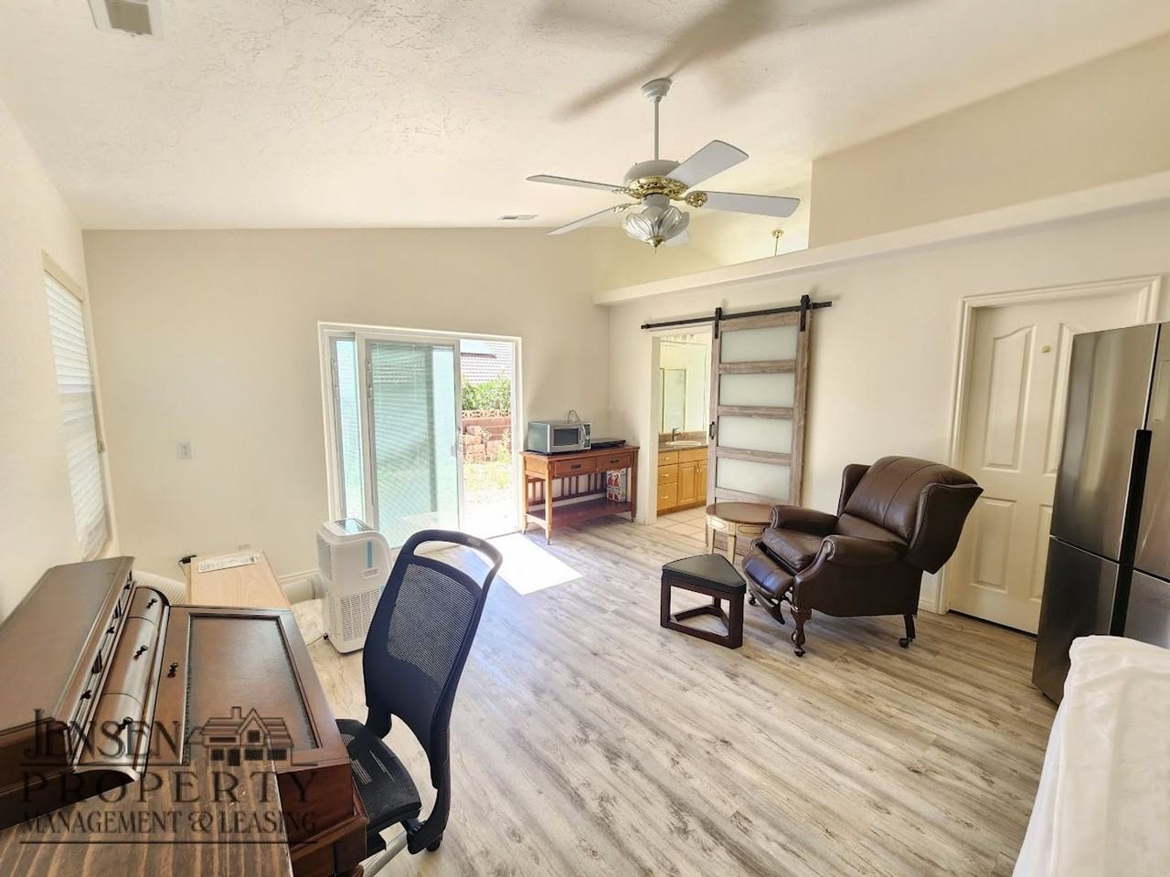 137 E 755 S - Photo 5 of 40