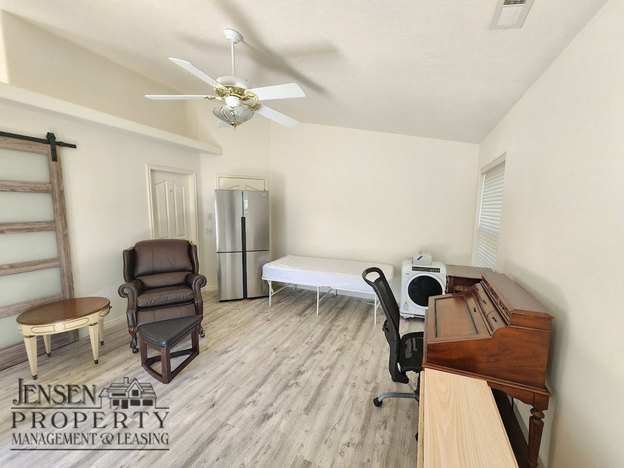 137 E 755 S - Photo 6 of 40