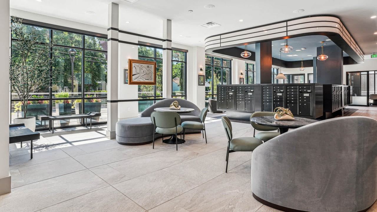 The Sadie - Photo 4 of 50