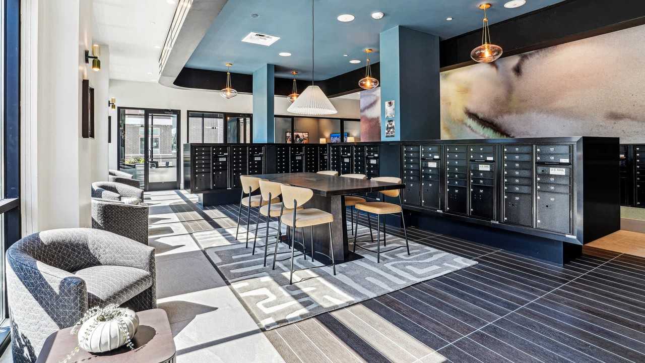 The Sadie - Photo 5 of 50