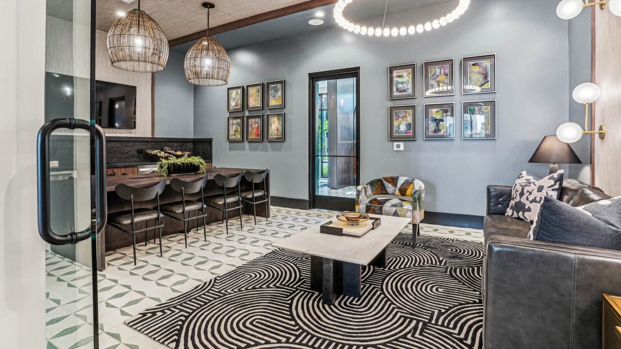 The Sadie - Photo 6 of 50