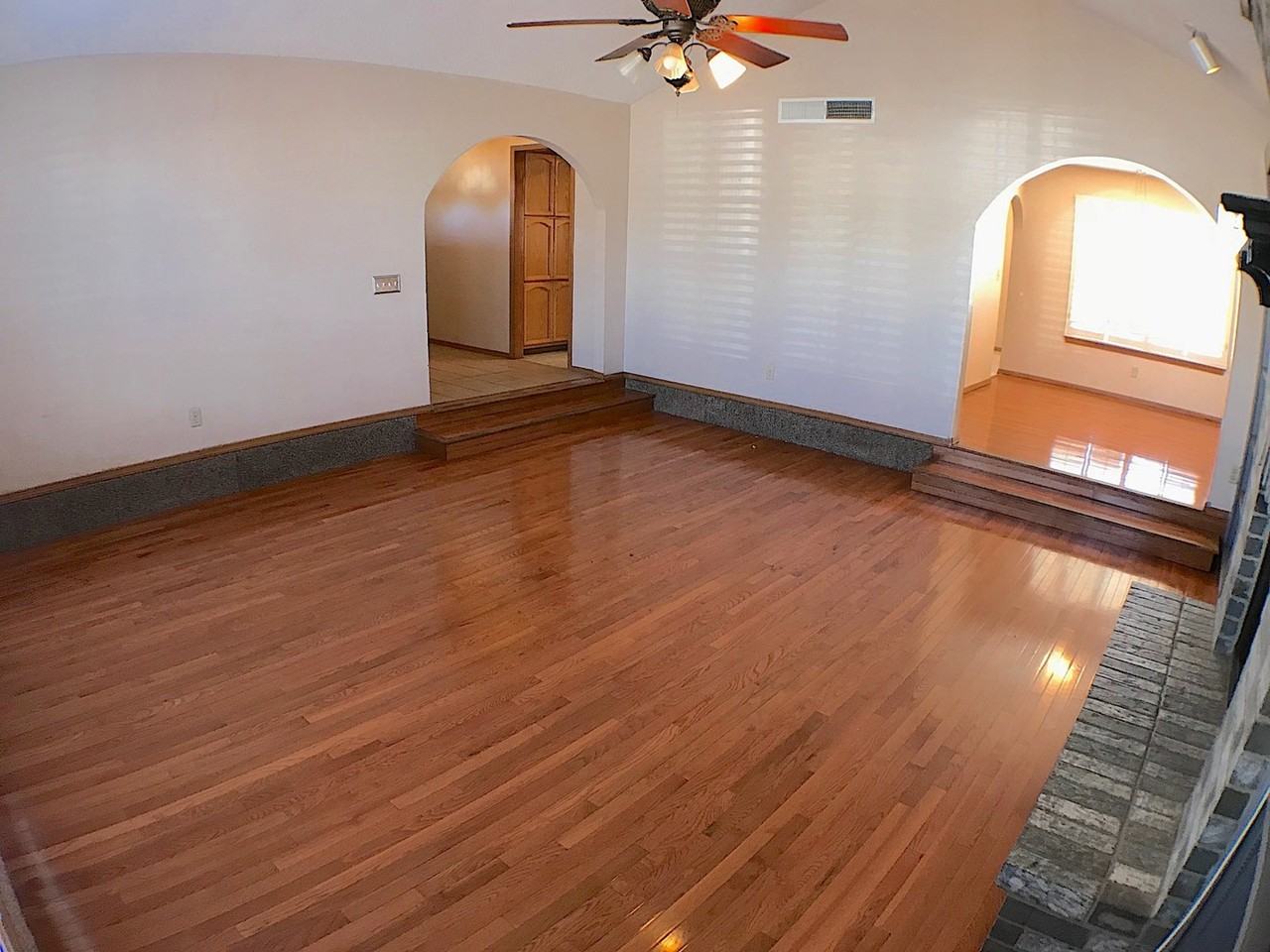 1996 Gus Moran St - Photo 5 of 26