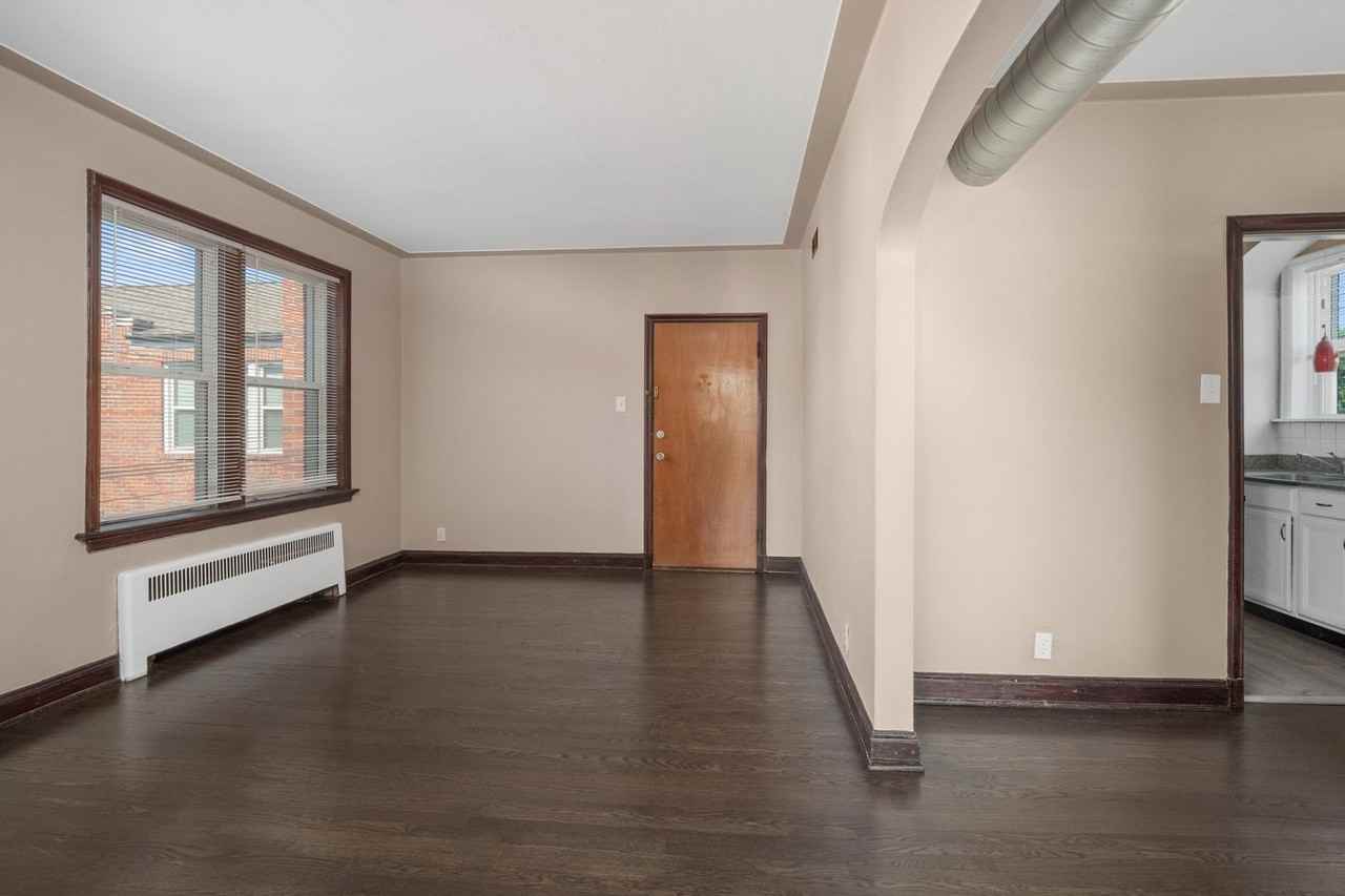 5747 Chippewa St - Photo 4 of 17
