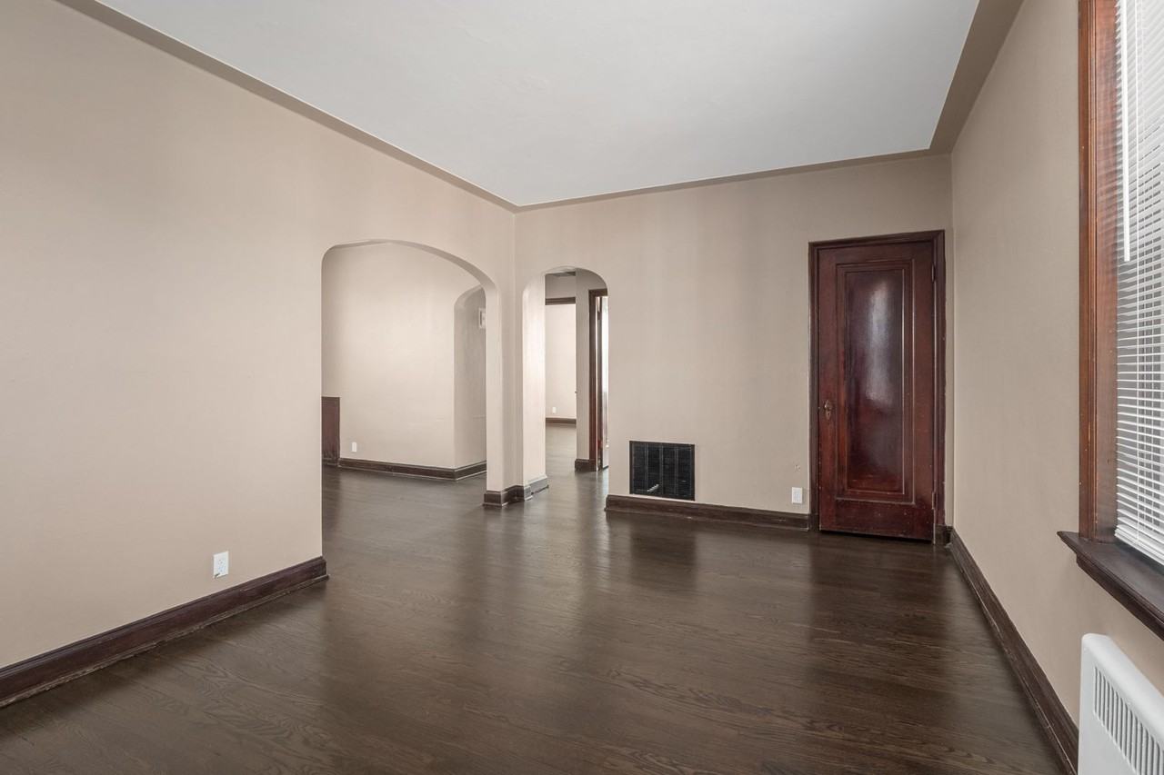 5747 Chippewa St - Photo 5 of 17