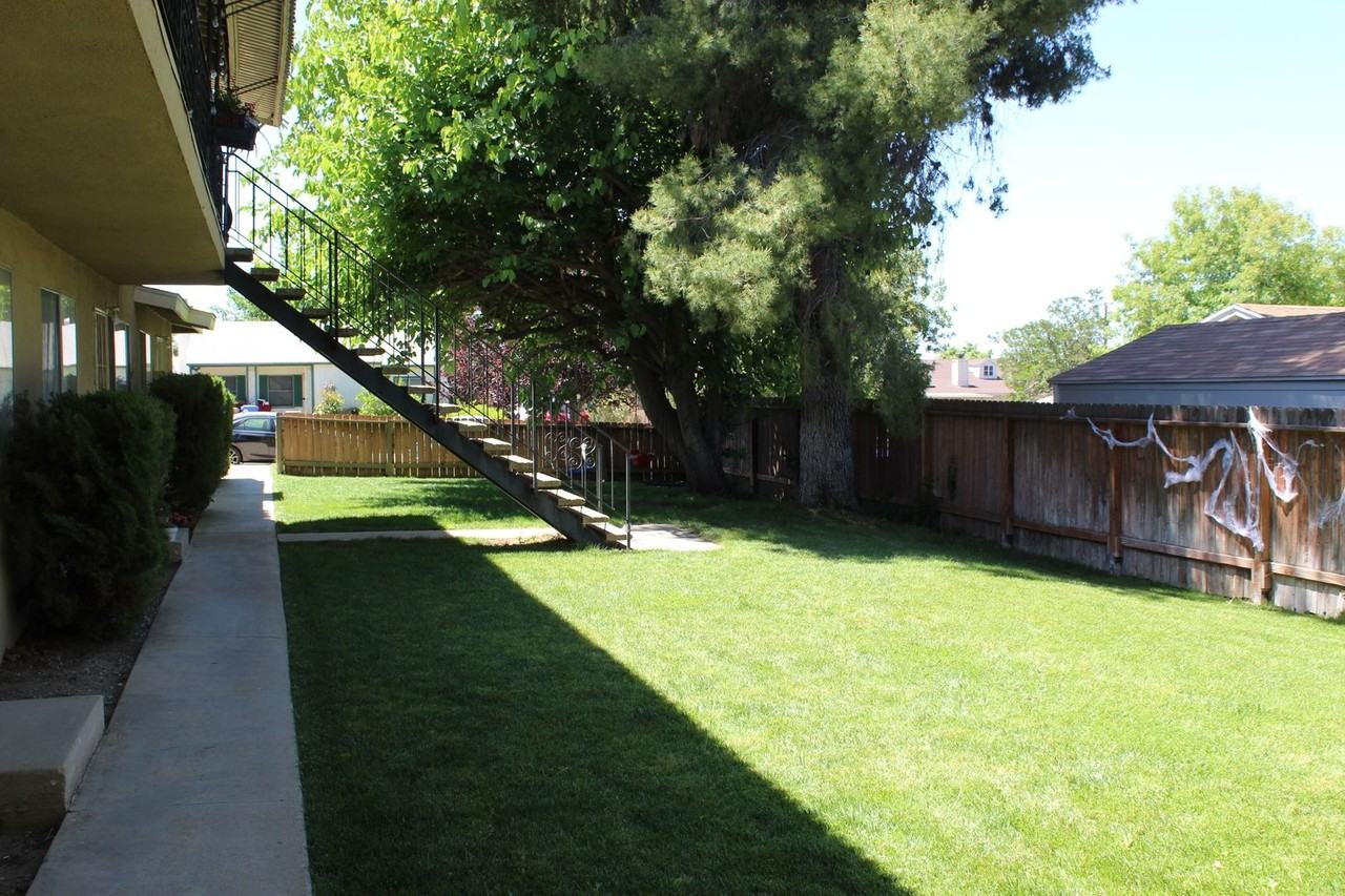 34966 Beech Ave - Photo 2 of 13