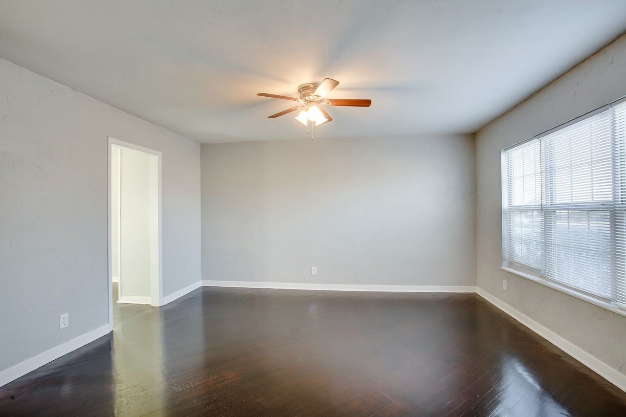 3411 33rd St - Photo 3 of 11